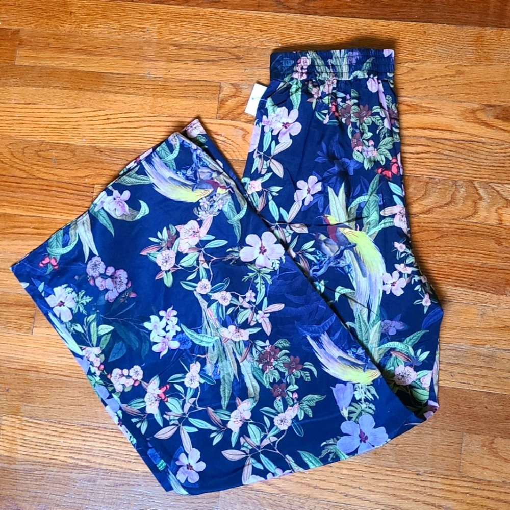 Wide Leg Elastic Waist Pant with Tropical Print